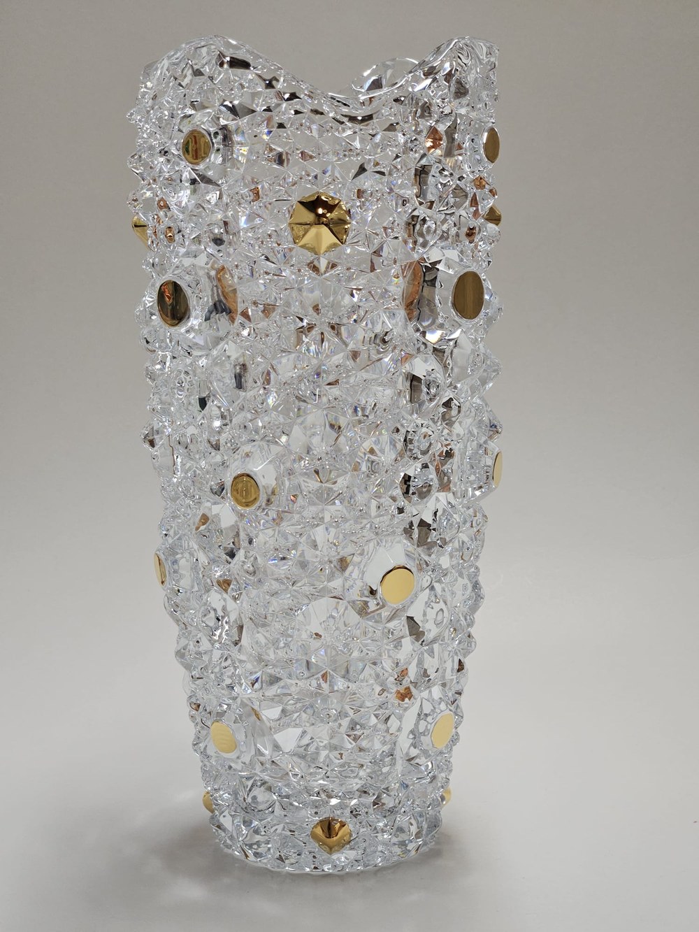 Crystal gold dots